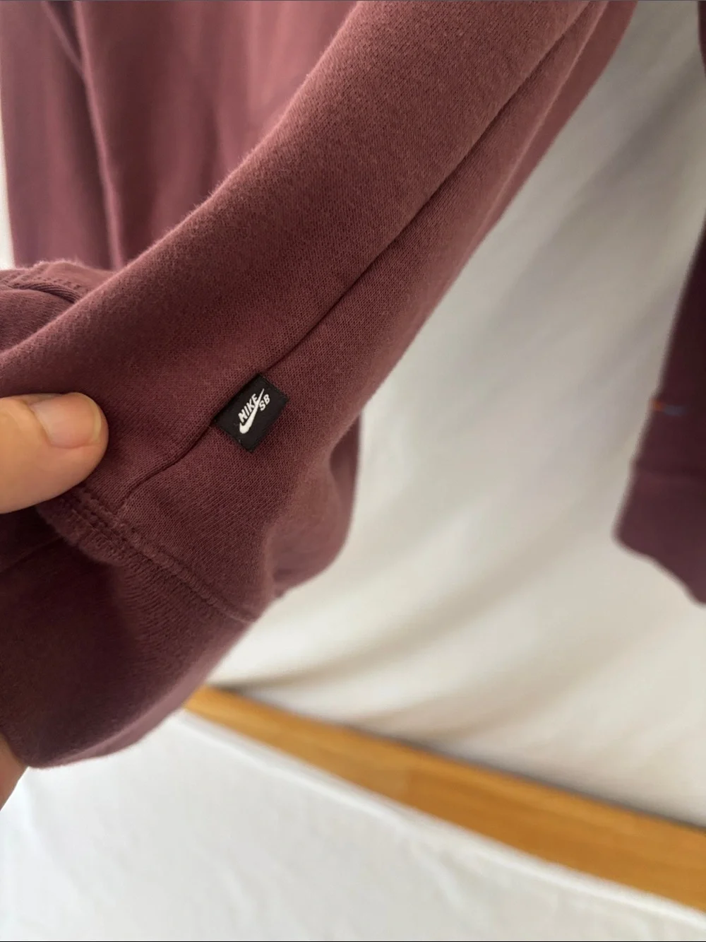 Nike Wine Crewneck Hoodie with Multicolor Embroidered Logo. Nike SB